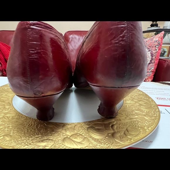 MAUD FRIZON Paris Rare Red leather 1978 DALI inspired heel and motif curl. - Picture 6 of 8